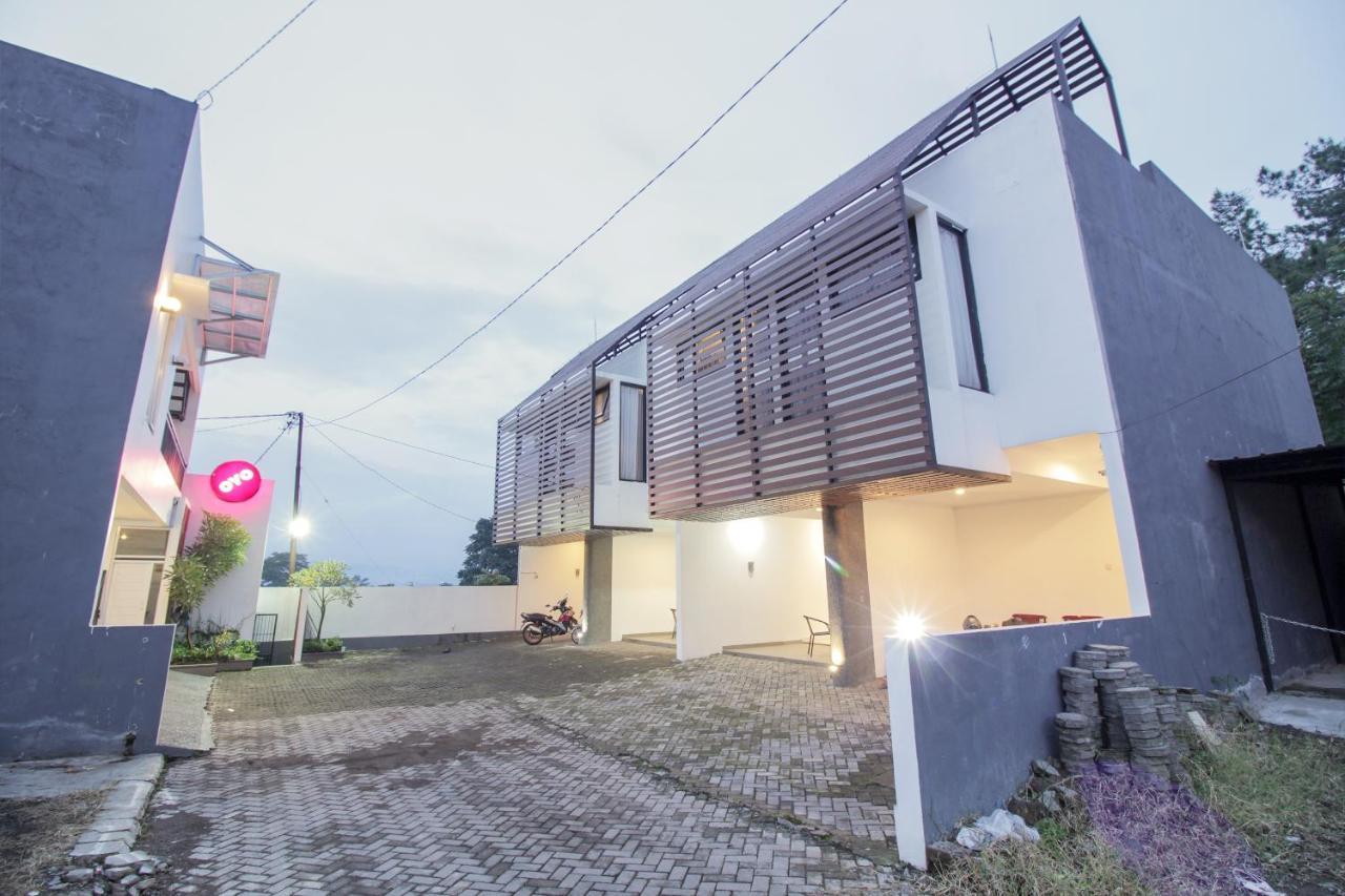 Oyo 396 Tibrae Residence Syariah Lembang Dış mekan fotoğraf